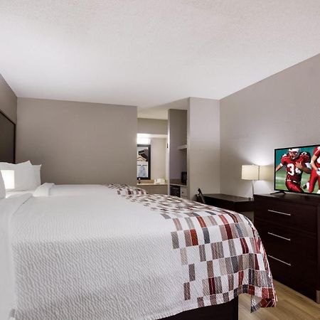 Red Roof Inn & Suites Statesboro - University Bagian luar foto