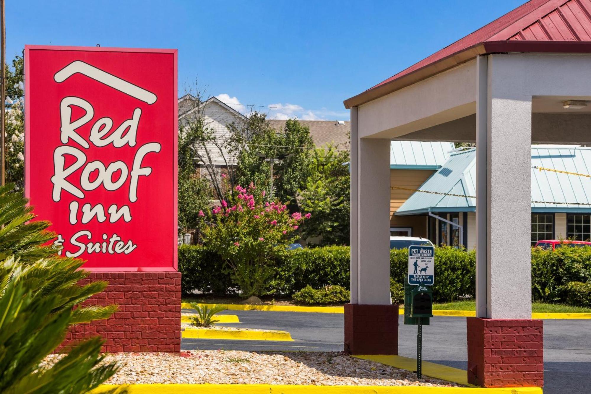 Red Roof Inn & Suites Statesboro - University Bagian luar foto