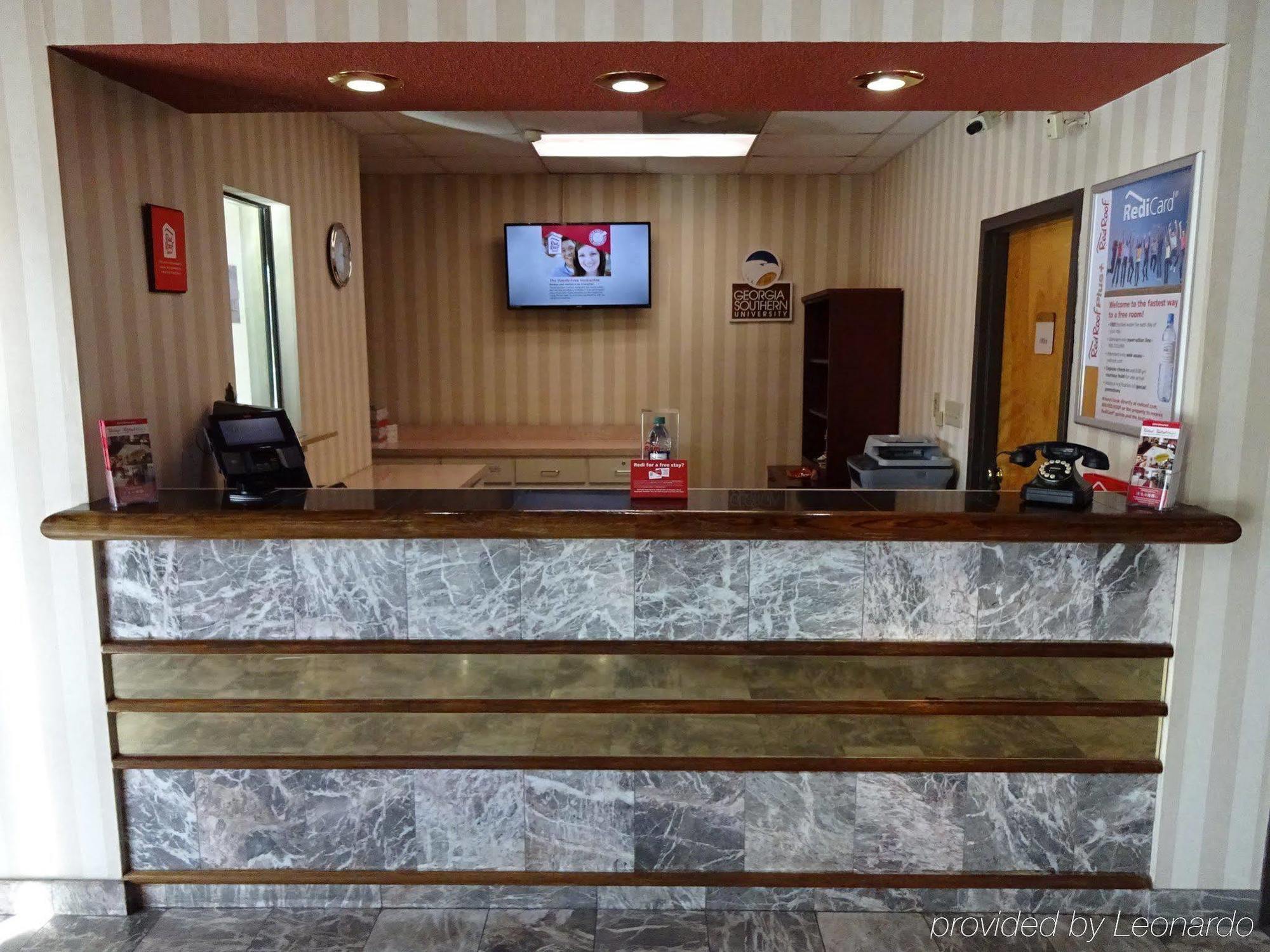 Red Roof Inn & Suites Statesboro - University Bagian luar foto